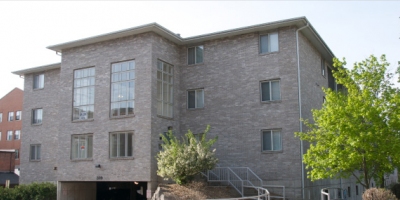 Hawkeye Campus Properties Llc Iowa City Apartments 319 E Court Street Iowa City Blackhawk Apartments